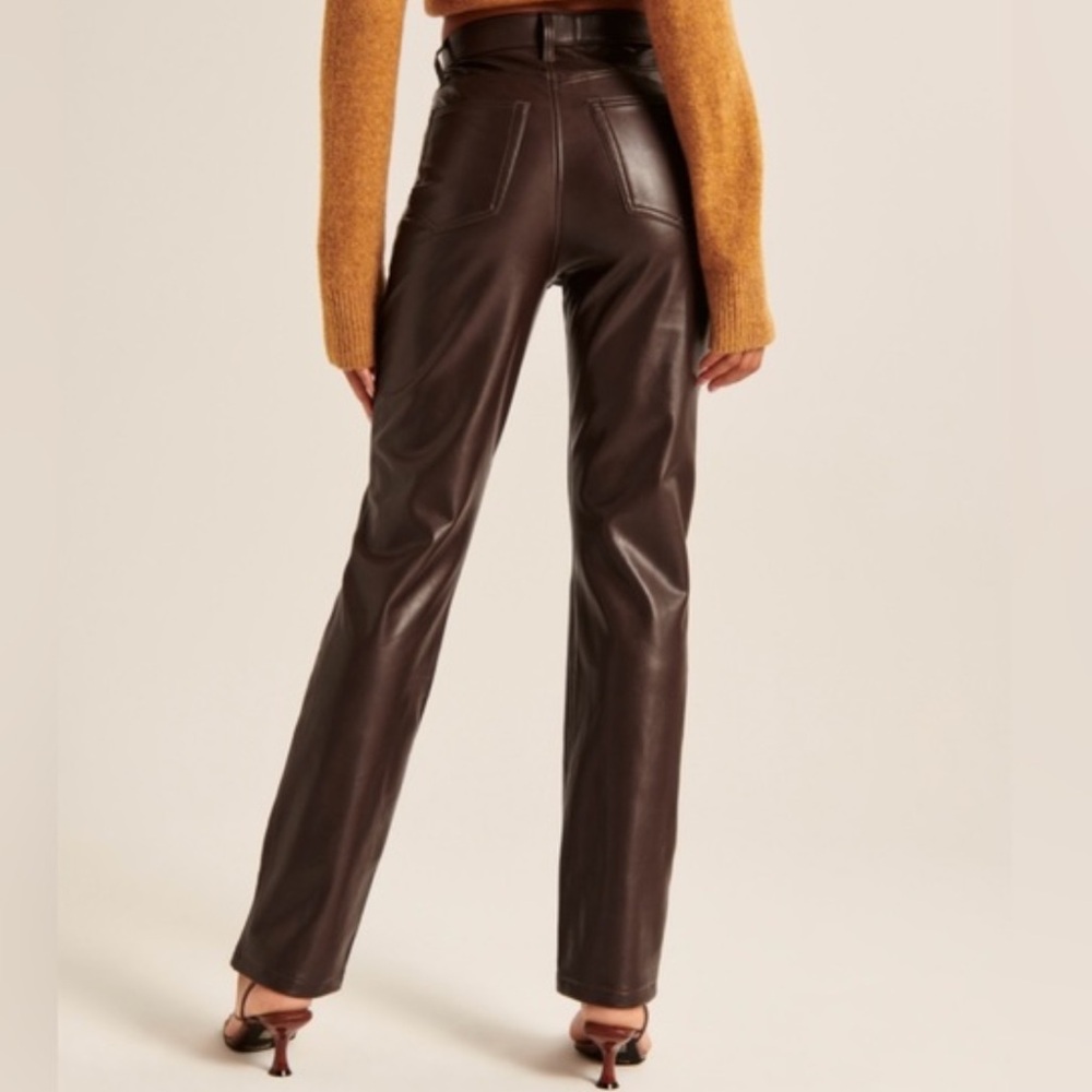 Abercrombie and Fitch Curve Love Vegan Leather 90s Straight Pants - Picture 2 of 5